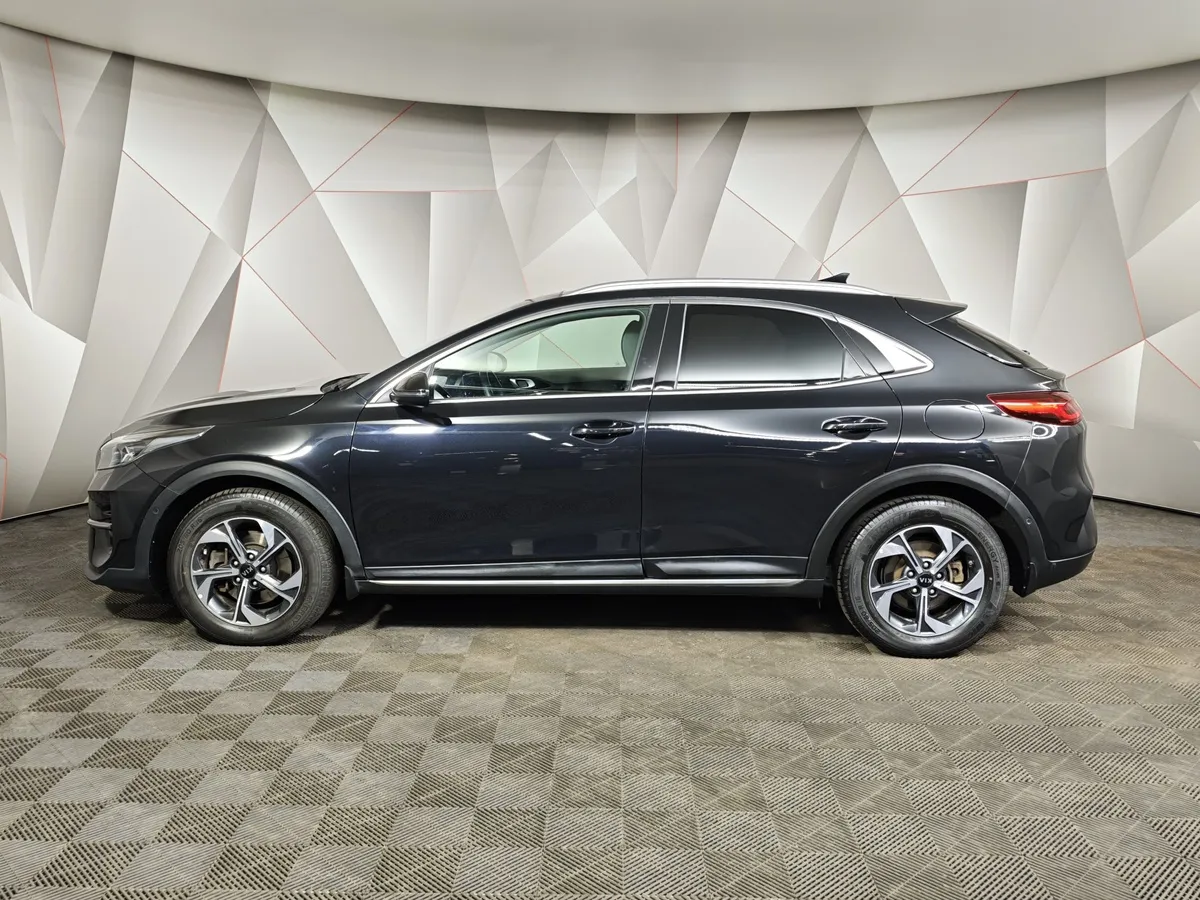 Kia Ceed 1.4 T-GDI AMT (140 л.с.) Comfort Черный в АВИЛОН. Слайд №5