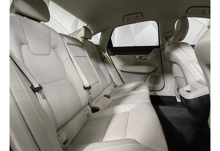 Volvo S90 2.0 T4 Drive-E AT (190 л.с.) Inscription Черный в АВИЛОН. Слайд №16