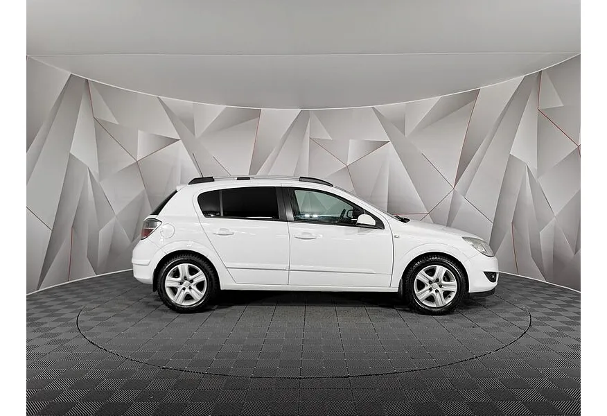 Opel Astra 1.4 ecoFLEX MT (90 л.с.) Белый в АВИЛОН. Слайд №6