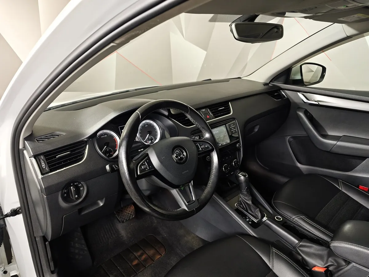 Skoda Octavia 1.6 MPI AT (110 л.с.) Белый в АВИЛОН. Слайд №19