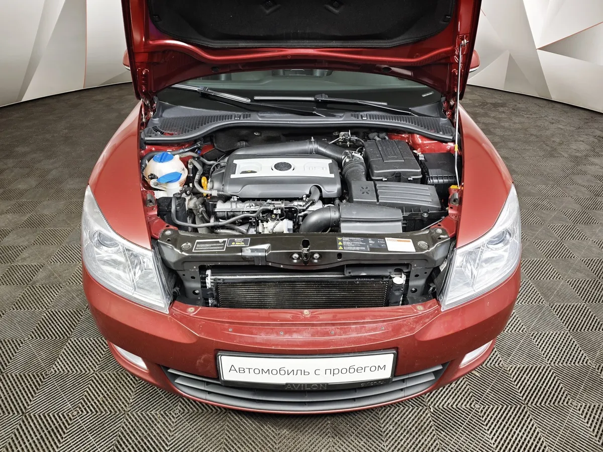 Skoda Octavia 1.8 TSI DSG (160 л.с.) Красный в АВИЛОН. Слайд №10