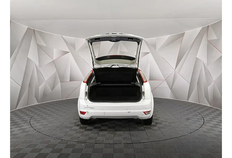 Ford Focus 2.0 AT (145 л.с.) Белый в АВИЛОН. Слайд №12