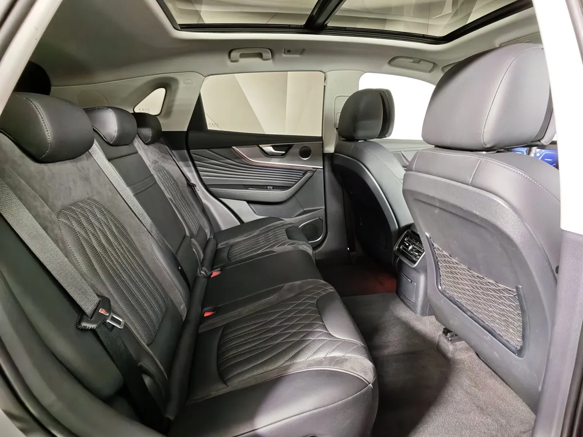 Hongqi HS5 2.0T AT 4WD (245 л.с.) Делюкс Серый в АВИЛОН. Слайд №16