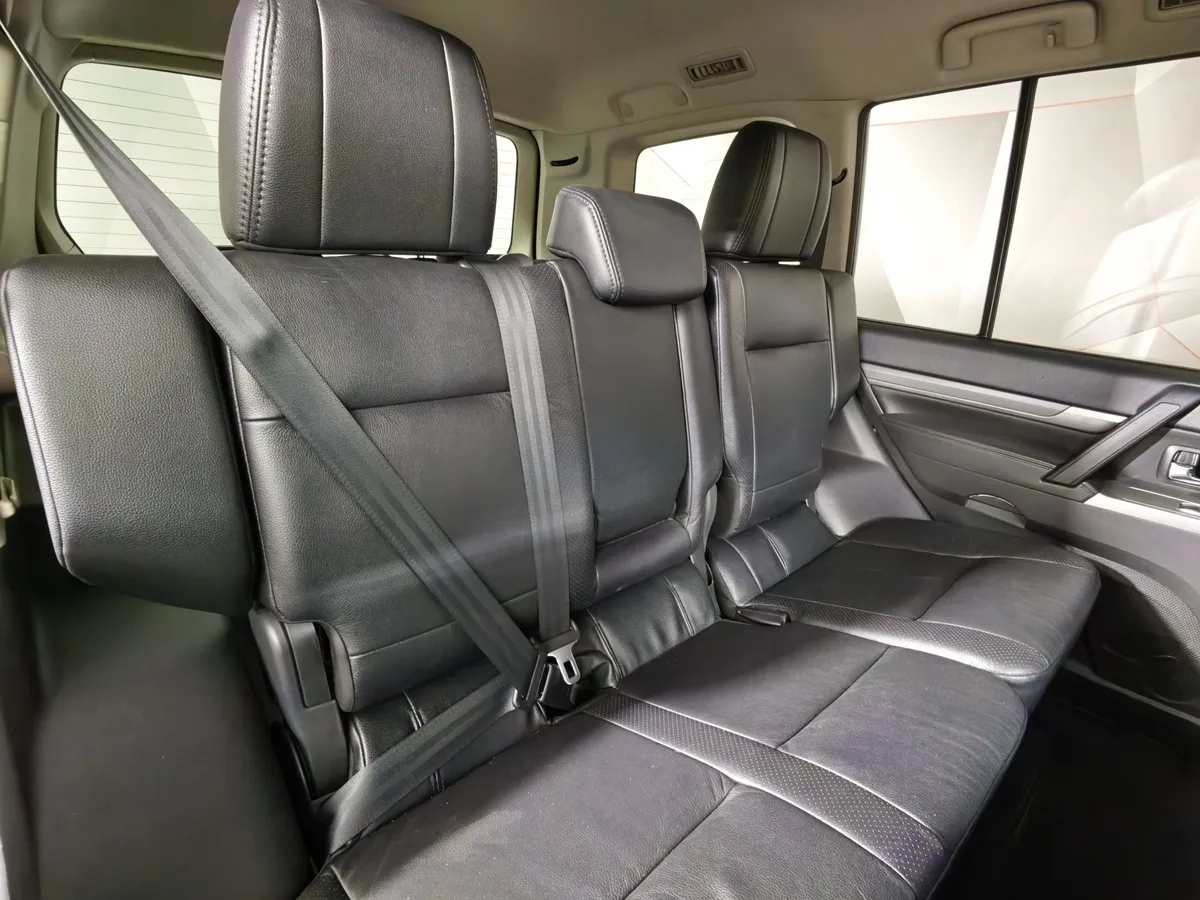 Mitsubishi Pajero 3.0 AT AWD (178 л.с.) Черный в АВИЛОН. Слайд №17