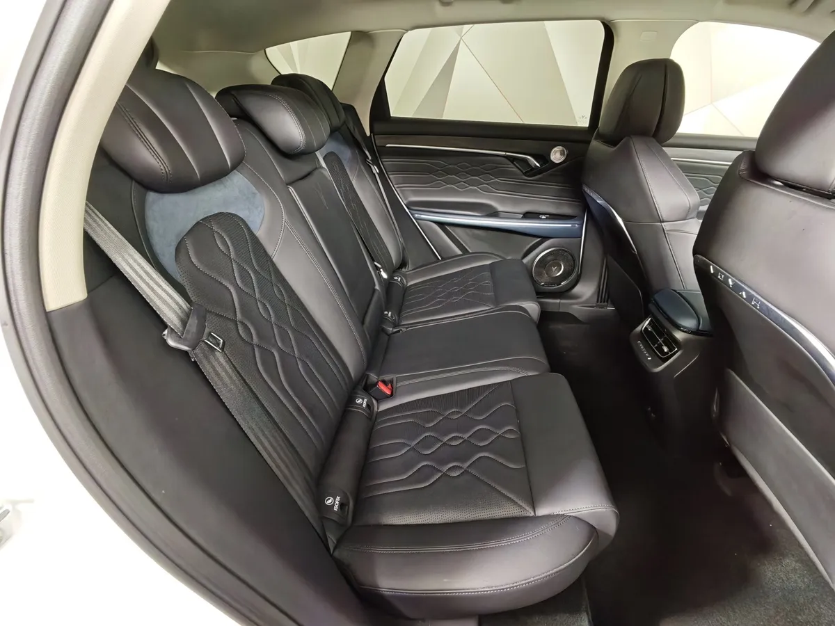 Voyah Free EVR Long Range 1.5 AT AWD (489 л.с.) Белый в АВИЛОН. Слайд №14