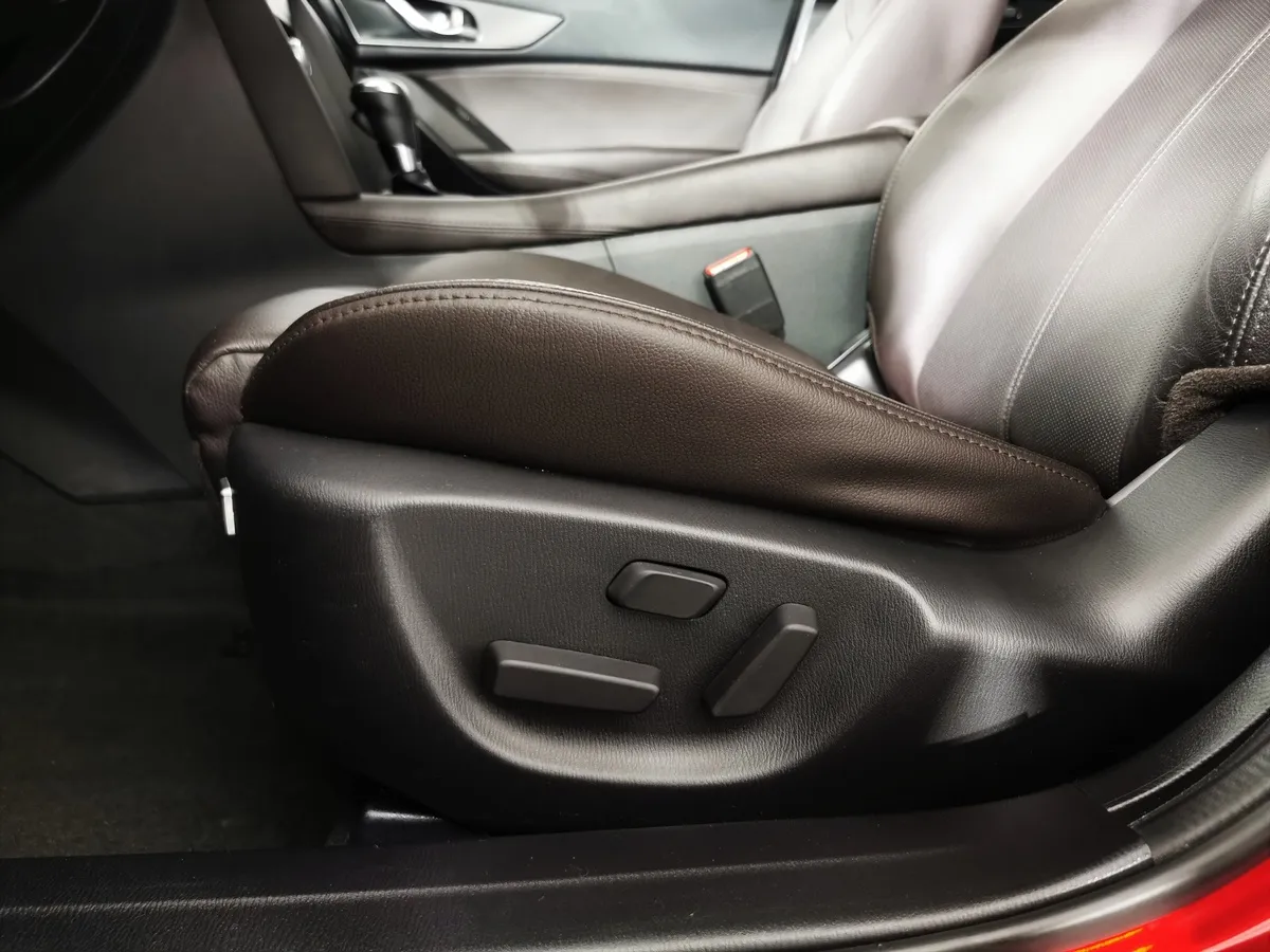 Mazda CX-4 2.0 AT (158 л.с.) High Красный в АВИЛОН. Слайд №20