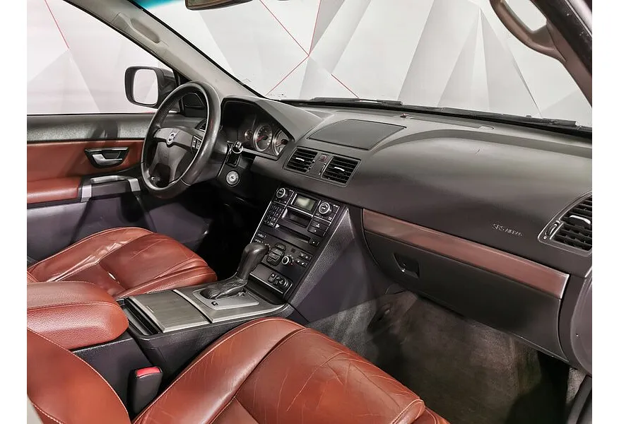 Volvo XC90 2.5 T5 Geartronic AWD (5 мест) (210 л.с.) Черный в АВИЛОН. Слайд №12
