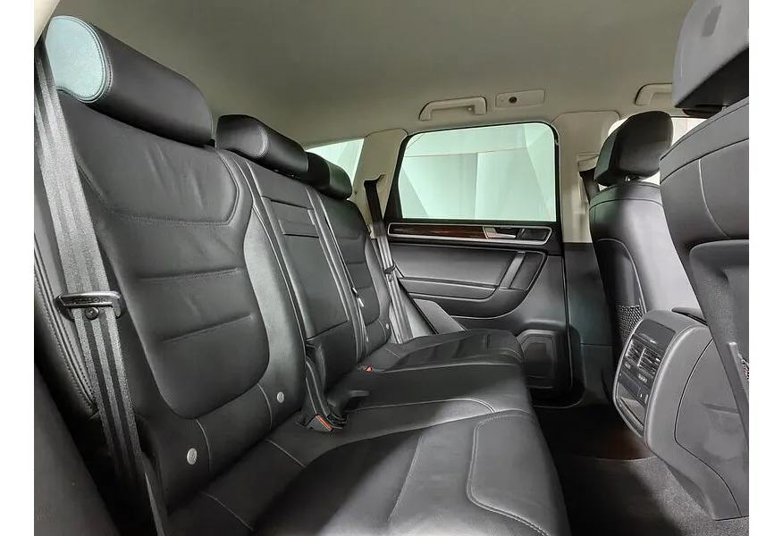 Volkswagen Touareg 3.0 TDI Tiptronic 4Motion (204 л.с.) Серебристый в АВИЛОН. Слайд №16