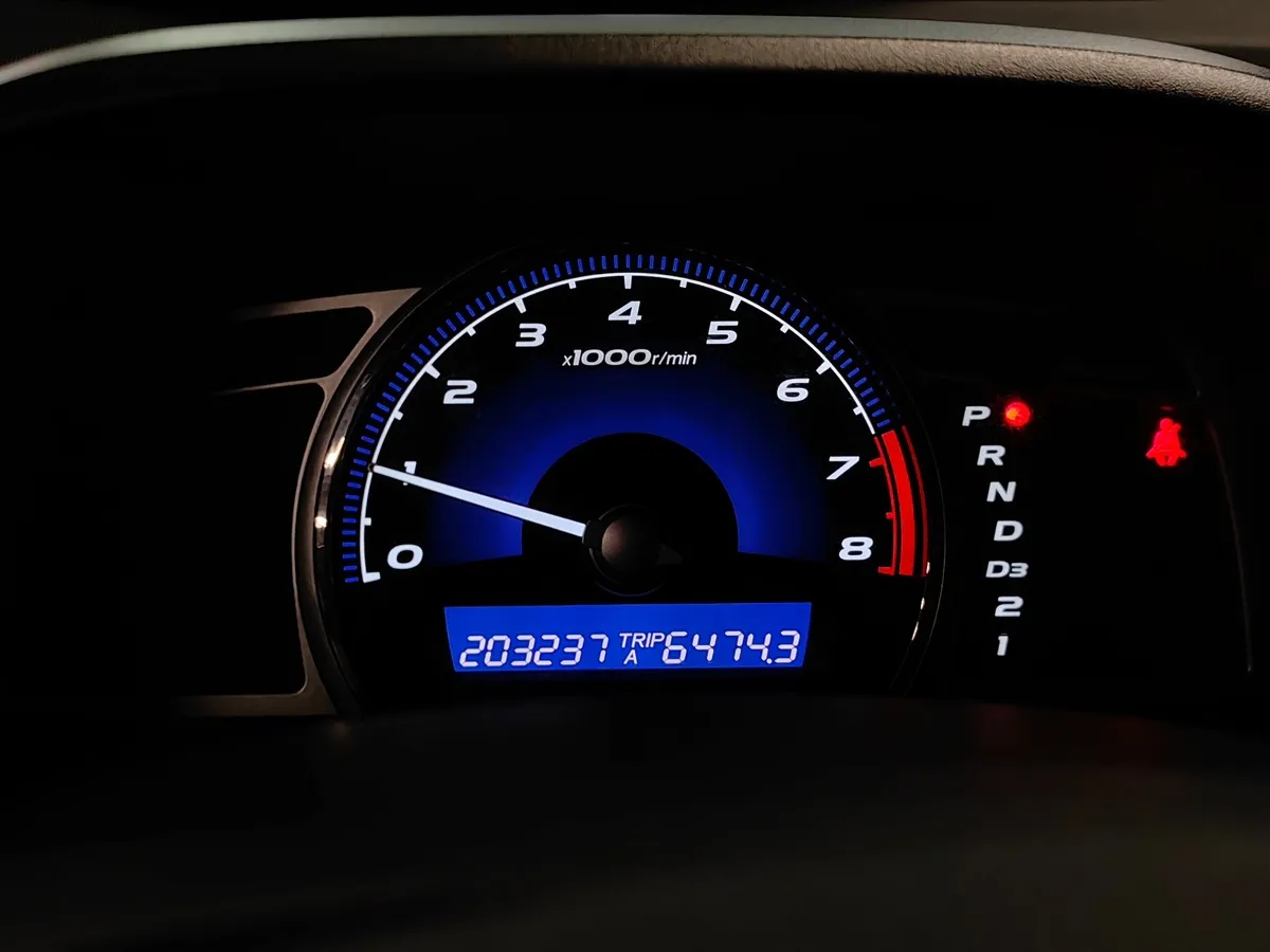 Honda Civic 1.8 AT (140 л.с.) Красный в АВИЛОН. Слайд №17