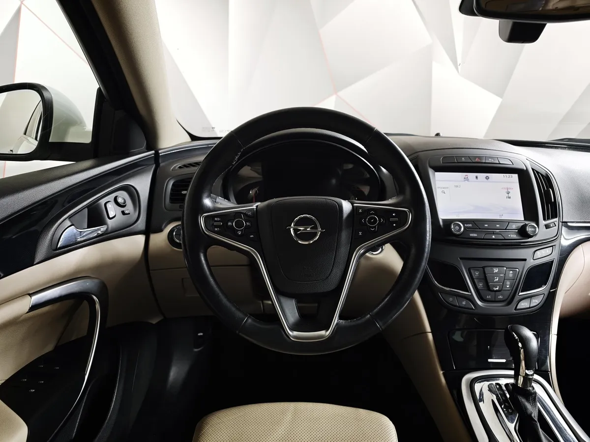 Opel Insignia 1.6 SIDI Turbo Ecotec AT (170 л.с.) Белый в АВИЛОН. Слайд №18