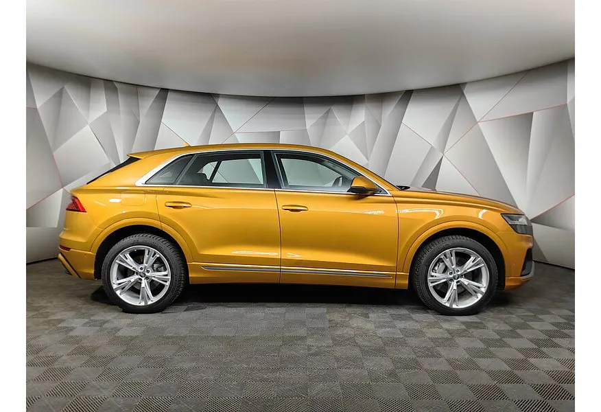 Audi Q8 55 TFSI Tiptronic quattro (340 л.с.) Оранжевый в АВИЛОН. Слайд №6