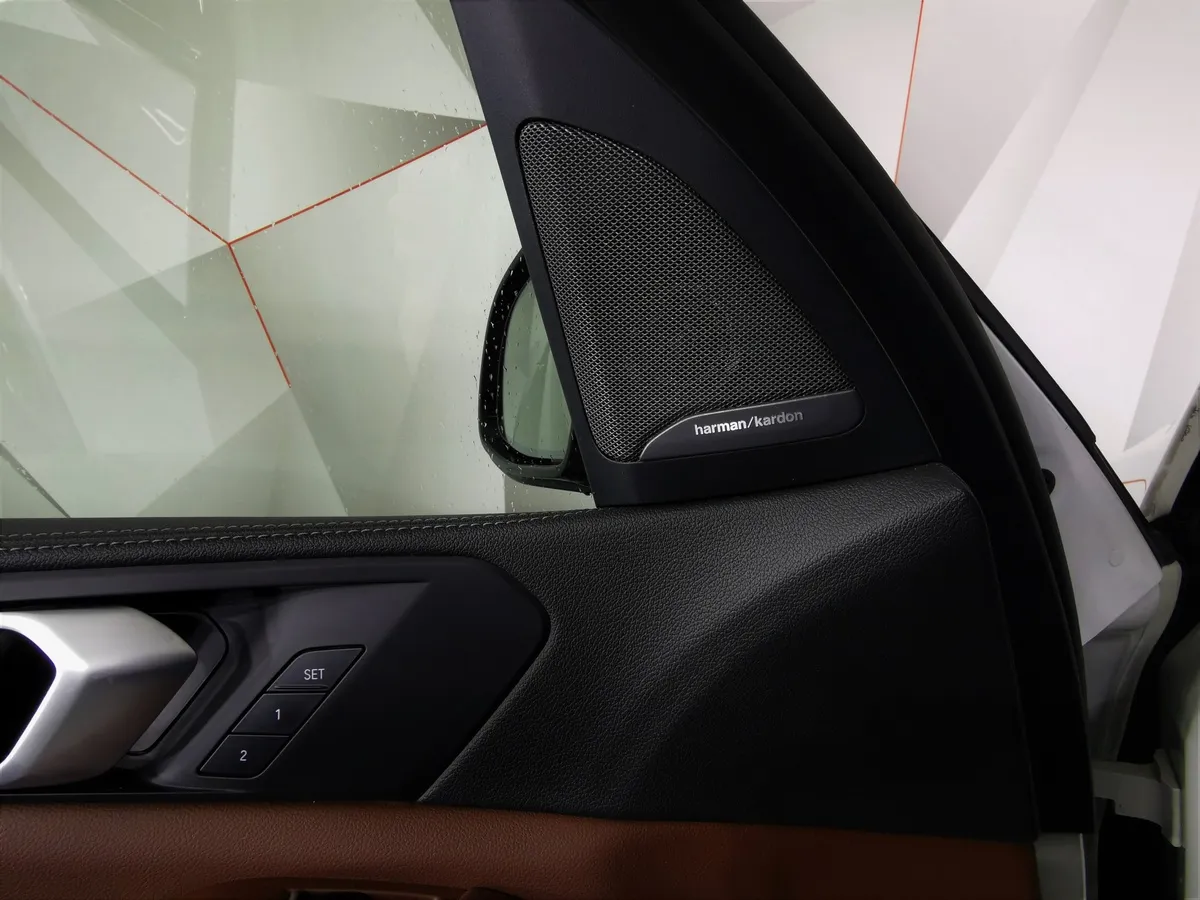 BMW X5 xDrive40i Steptronic (340 л.с.) Белый в АВИЛОН. Слайд №19