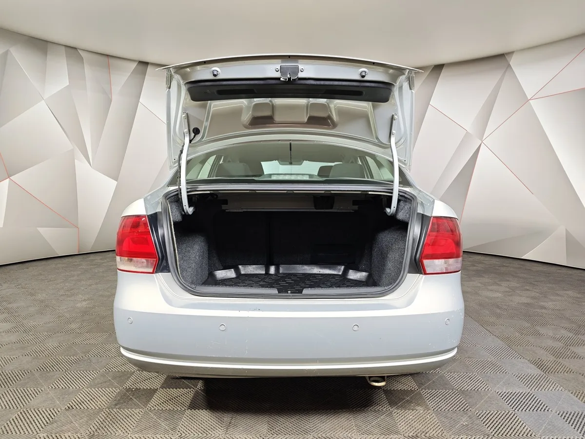 Volkswagen Polo 1.6 MT (105 л.с.) Comfortline Серебристый в АВИЛОН. Слайд №10