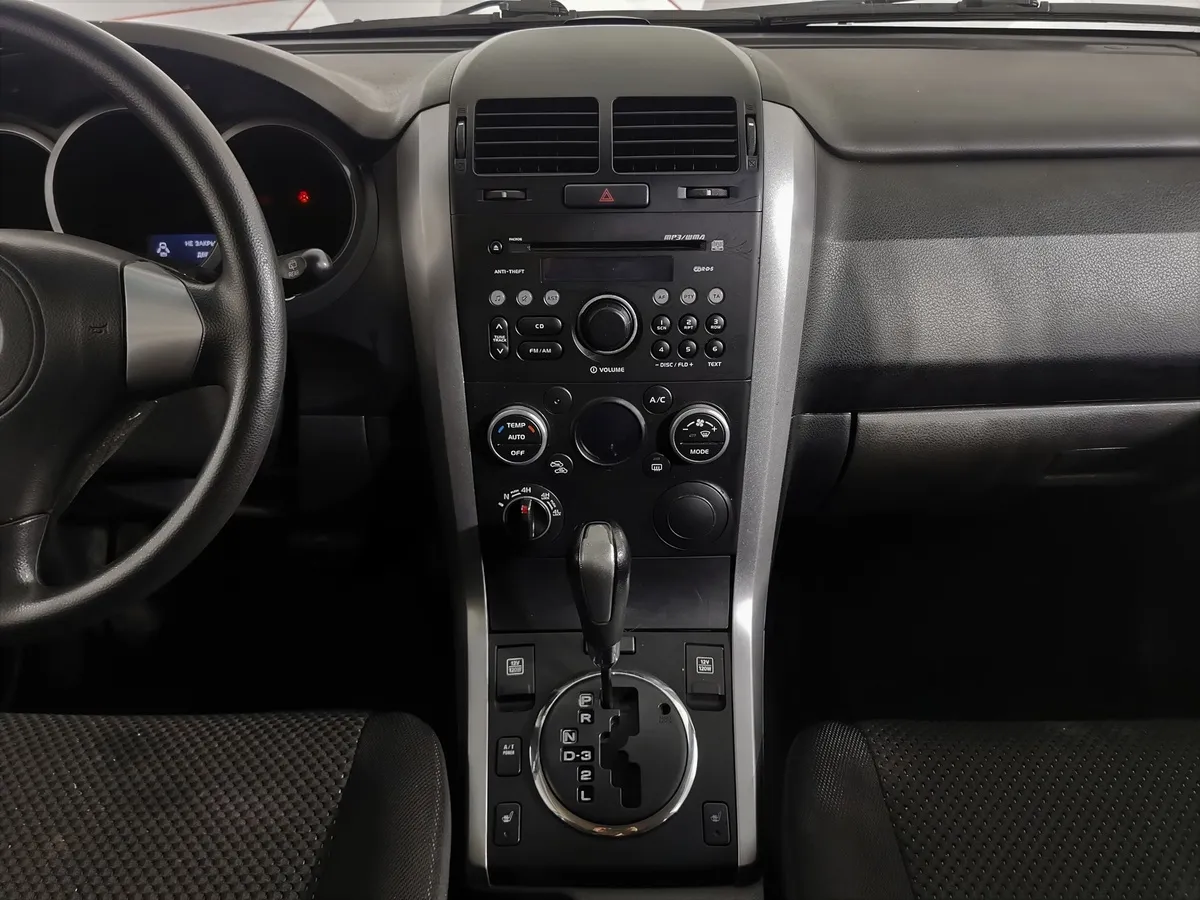 Suzuki Grand Vitara 2.0 AT AWD (140 л.с.) Черный в АВИЛОН. Слайд №14