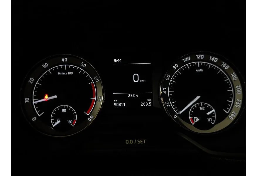 АВИЛОН - Skoda Octavia 1.4 TSI MT (150 л.с.) Hockey Edition Белый - slide 15