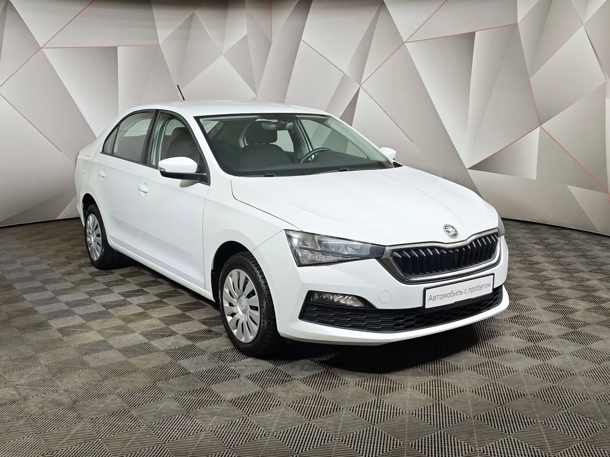Skoda Rapid 1.6 AT (110 л.с.) Белый в АВИЛОН. Слайд №3