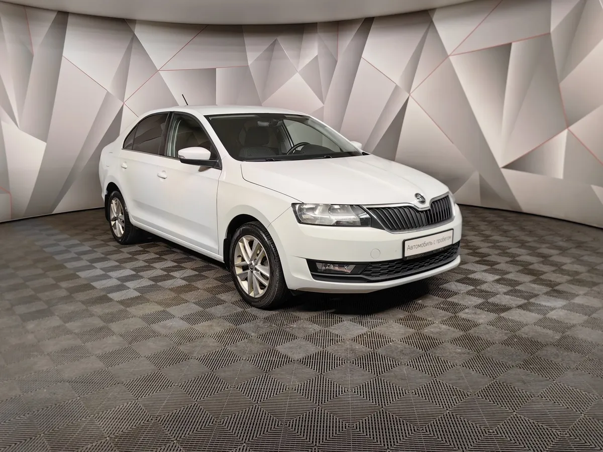 Skoda Rapid 1.6 AT (110 л.с.) Белый в АВИЛОН. Слайд №3