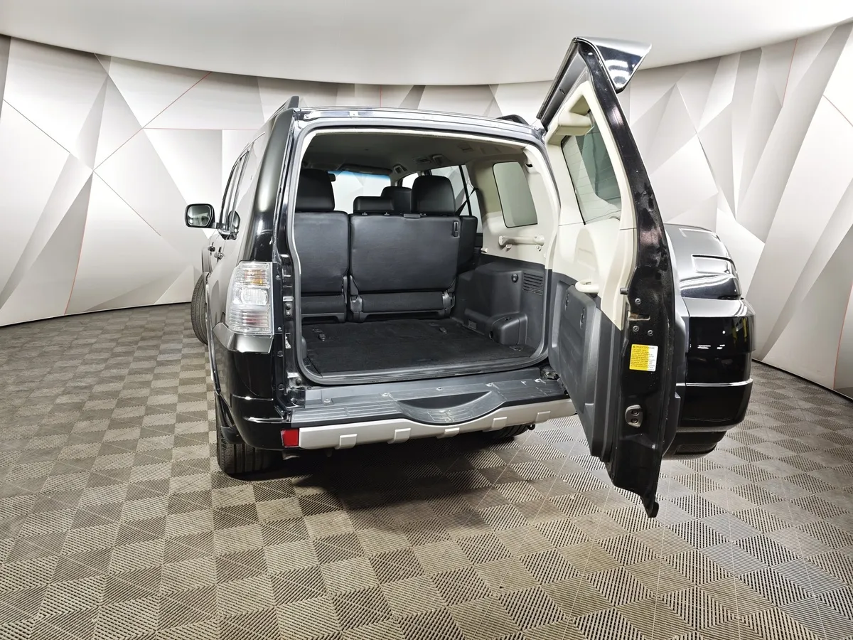 Mitsubishi Pajero 3.0 AT AWD (178 л.с.) Черный в АВИЛОН. Слайд №12