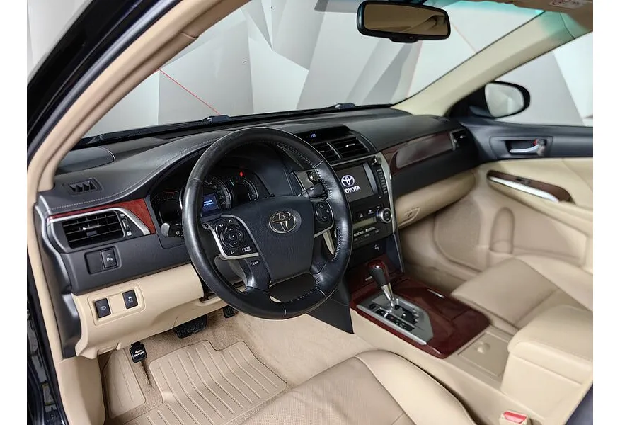 Toyota Camry 2.5 AT (181 л.с.) Черный в АВИЛОН. Слайд №16