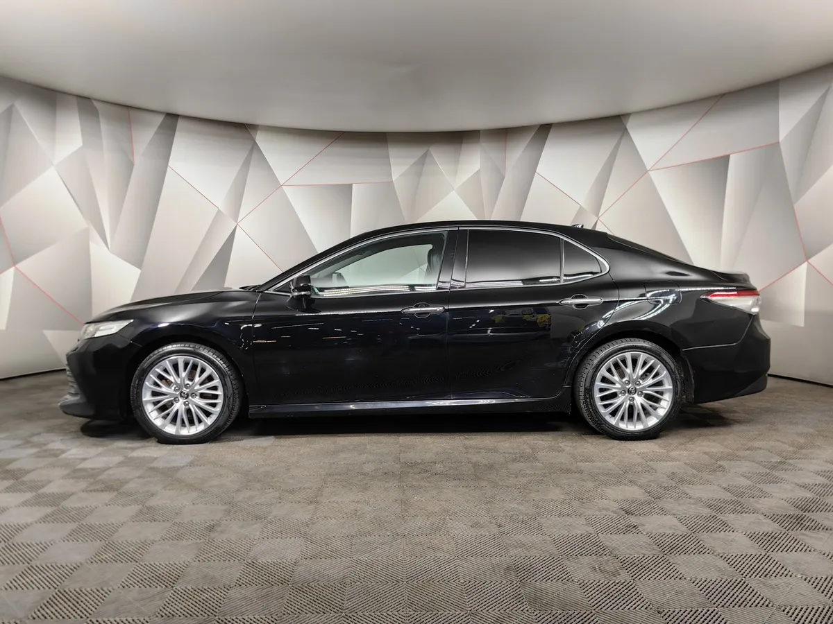 Toyota Camry 3.5 AT (249 л.с.) Черный в АВИЛОН. Слайд №5