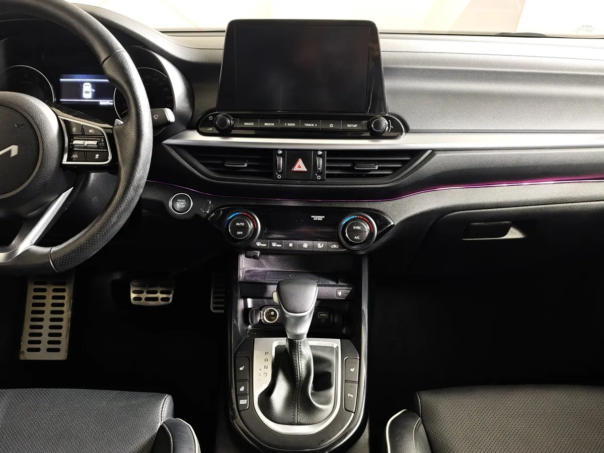 Kia Cerato 2.0 MPI AT (150 л.с.) GT Line Синий в АВИЛОН. Слайд №15