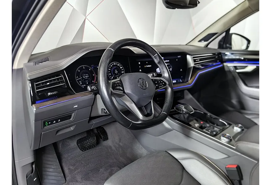 Volkswagen Touareg 3.0 V6 TDI Tiptronic 4Motion (249 л.с.) Exclusive Черный в АВИЛОН. Слайд №19