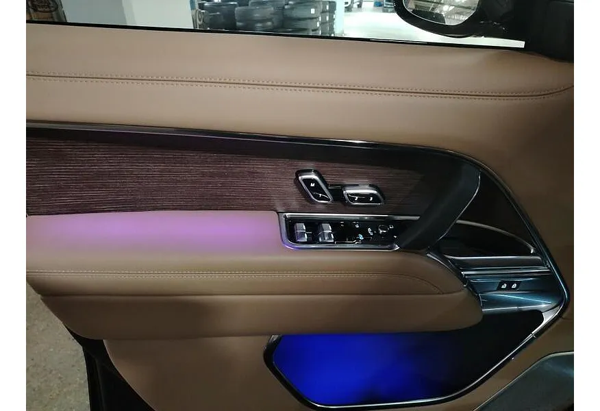 Land Rover Range Rover 4.4 P530 V8 LWB AT AWD (530 л.с.) Autobiography Черный в АВИЛОН. Слайд №14