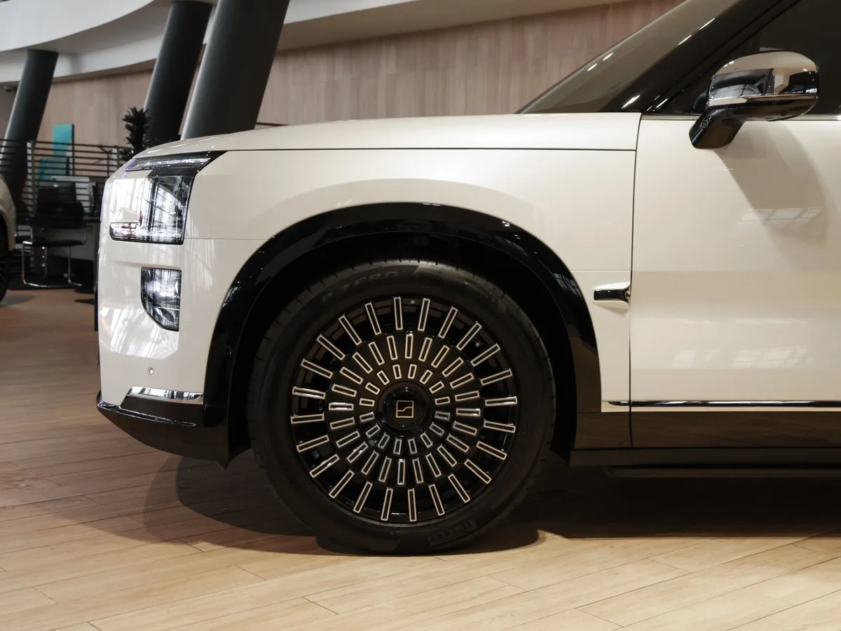 Zeekr 9X 2.0h AT 4WD (1177 л.с.) Max Белый в АВИЛОН. Слайд №20