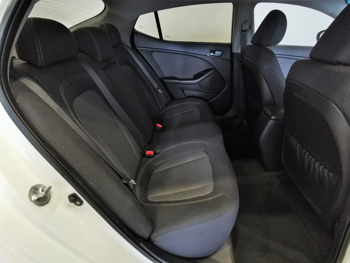 Kia Optima 2.0 AT (150 л.с.) Comfort Белый в АВИЛОН. Слайд №15