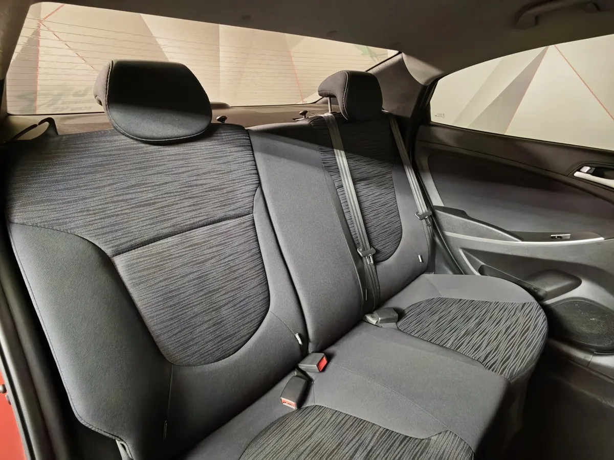 Hyundai Solaris 1.6 AT (123 л.с.) Comfort Красный в АВИЛОН. Слайд №16