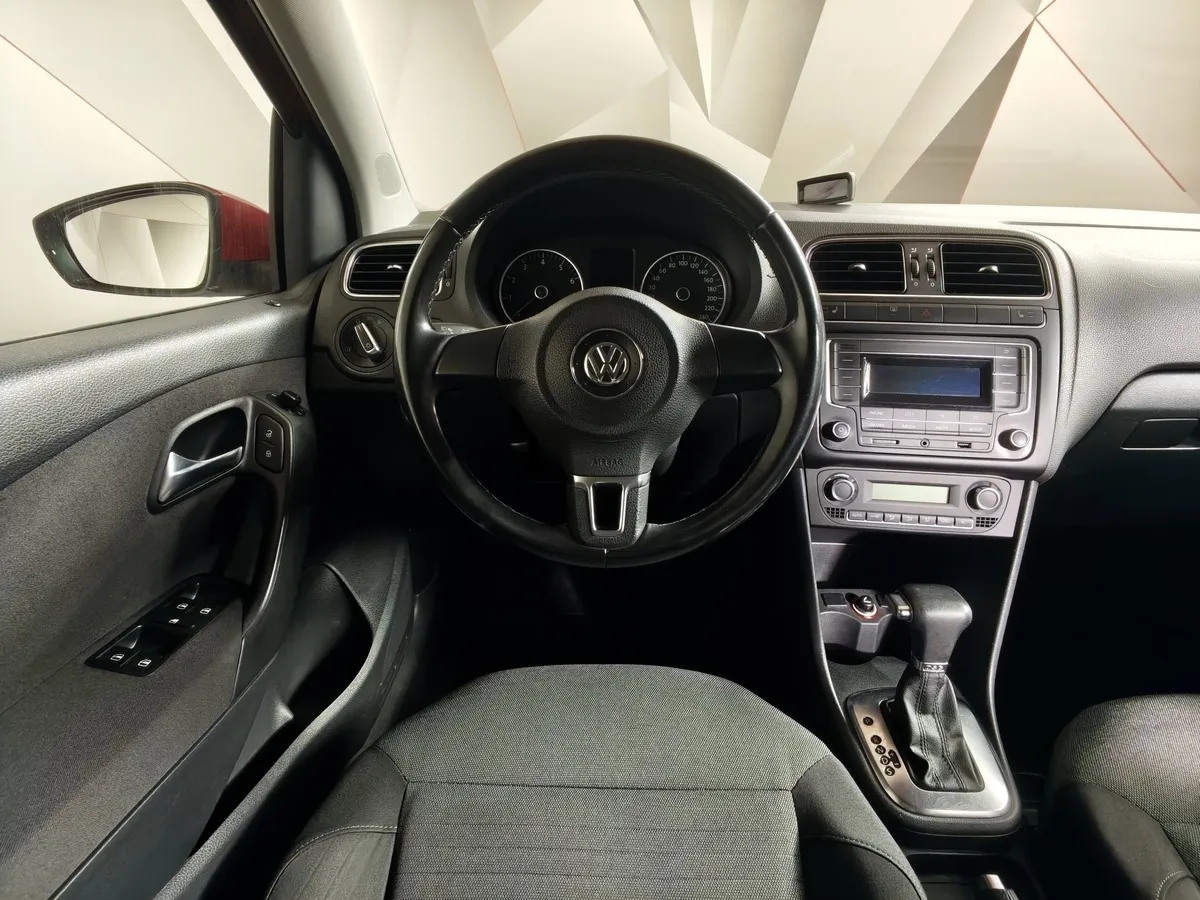 Volkswagen Polo 1.4 DSG (85 л.с.) Comfortline Красный в АВИЛОН. Слайд №20