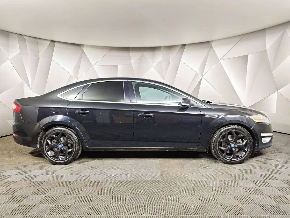 Ford Mondeo 2.0 EcoBoost PowerShift (200 л.с.) Titanium Черный в АВИЛОН. Слайд №6