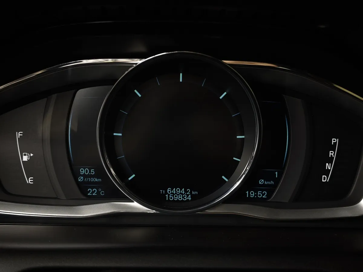 Volvo XC60 2.4 D4 Geartronic AWD (181 л.с.) Красный в АВИЛОН. Слайд №17