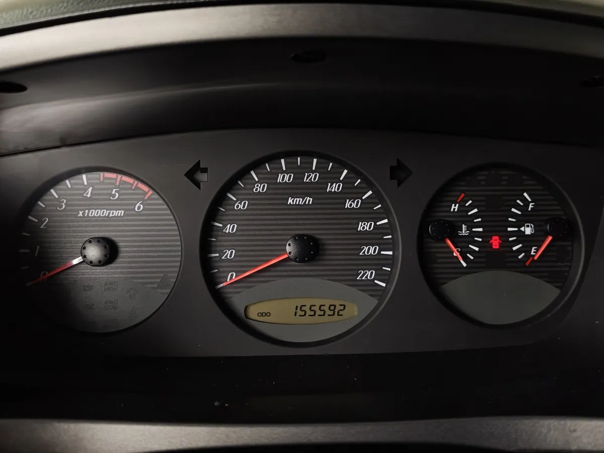 SsangYong Kyron 2.0 Xdi MT 4WD (141 л.с.) Серебристый в АВИЛОН. Слайд №17