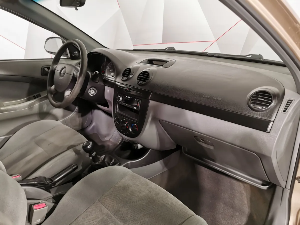 Chevrolet Lacetti 1.4 MT (95 л.с.) Бежевый в АВИЛОН. Слайд №10