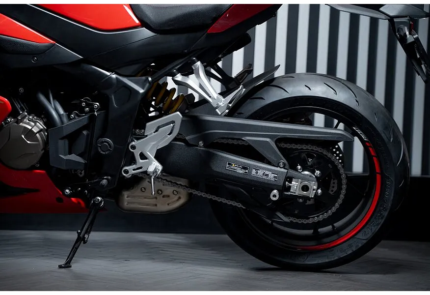 QJMOTOR SRK 800 RR 800 см³ (95 л.с.) 800 Красный в АВИЛОН. Слайд №6