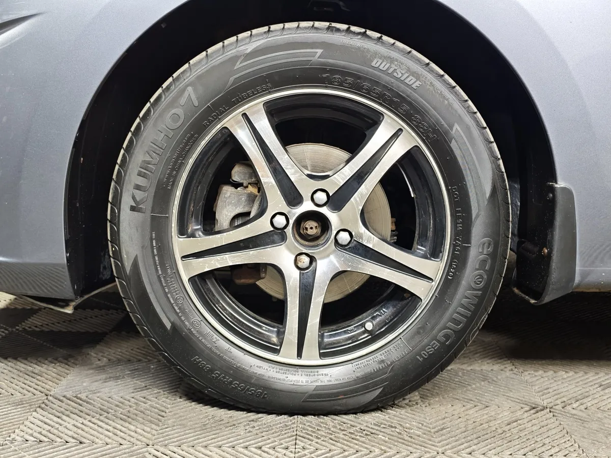 Kia Rio 1.6 AT (123 л.с.) Luxe Серый в АВИЛОН. Слайд №9