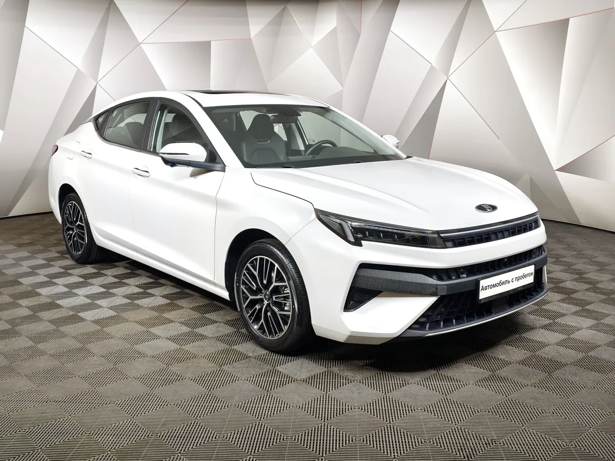 Москвич 6 1.5T CVT 2WD (136 л.с.) Business Белый в АВИЛОН. Слайд №3