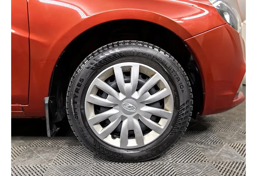 ВАЗ (Lada) Vesta 1.6 CVT (113 л.с.) Красный в АВИЛОН. Слайд №9