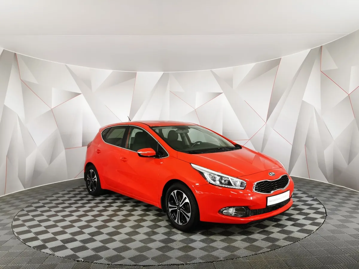 Kia Ceed 1.6 AT (129 л.с.) Luxe Красный в АВИЛОН. Слайд №3