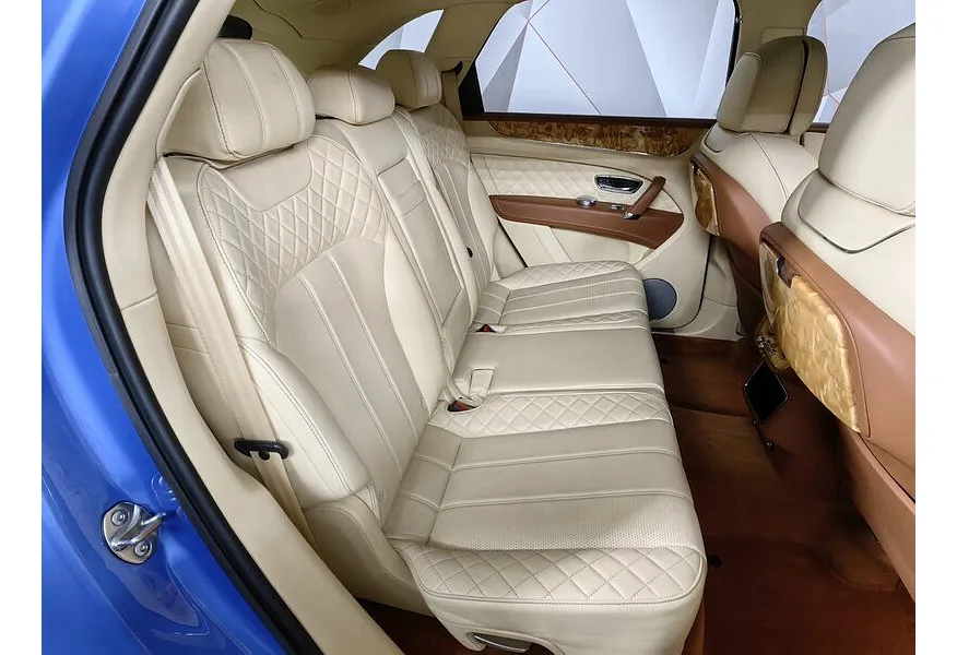 Bentley Bentayga 6.0 AT AWD (608 л.с.) Голубой в АВИЛОН. Слайд №15