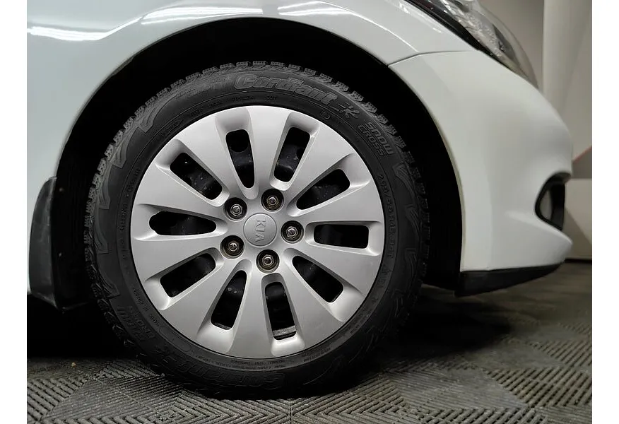 Kia Ceed 1.6 MT (129 л.с.) Comfort Белый в АВИЛОН. Слайд №9