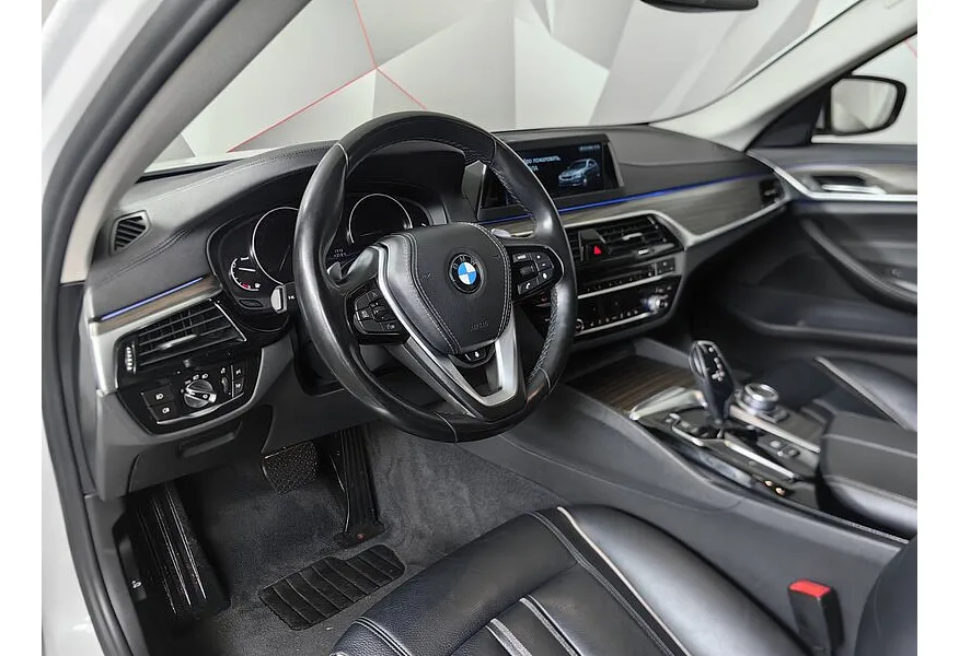 АВИЛОН - BMW 5 серия 520d xDrive Steptronic (190 л.с.) Белый - slide 10