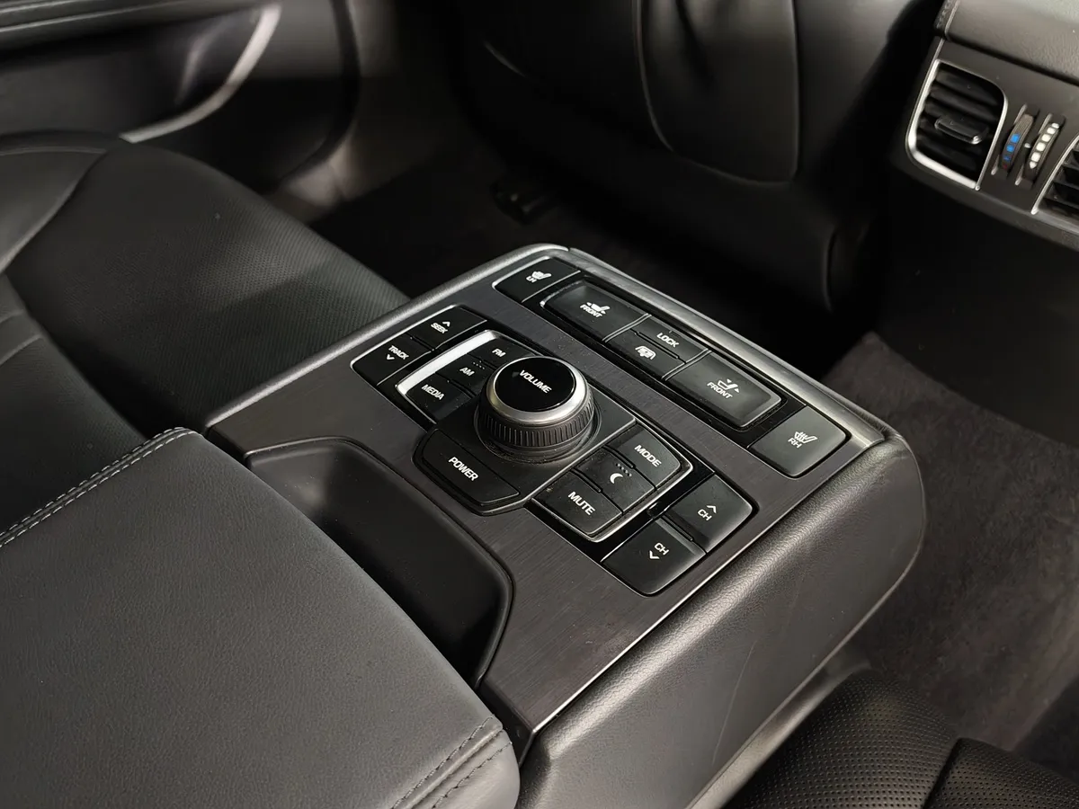 Hyundai Genesis 3.0 AT AWD (249 л.с.) Luxury Черный в АВИЛОН. Слайд №25