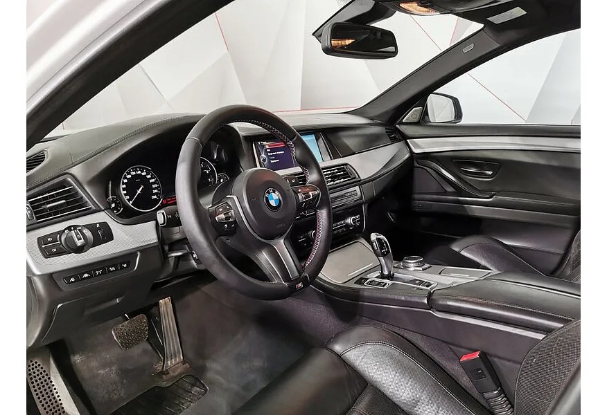 BMW 5 серия 520i AT (184 л.с.) Белый в АВИЛОН. Слайд №12