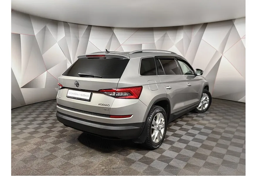 Skoda Kodiaq 2.0 TDI DSG 4X4 (150 л.с.) Бежевый в АВИЛОН. Слайд №2