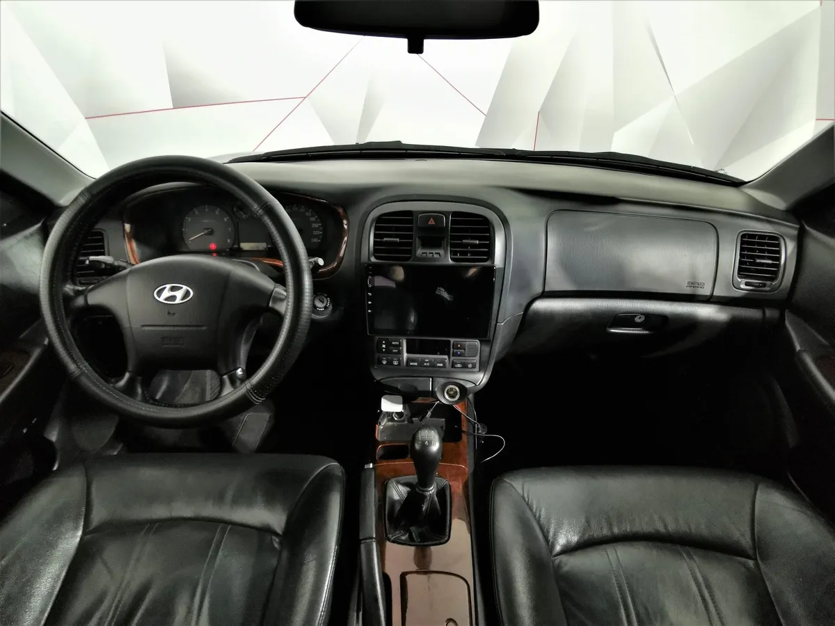 Hyundai Sonata 2.0 MT (137 л.с.) Черный в АВИЛОН. Слайд №13