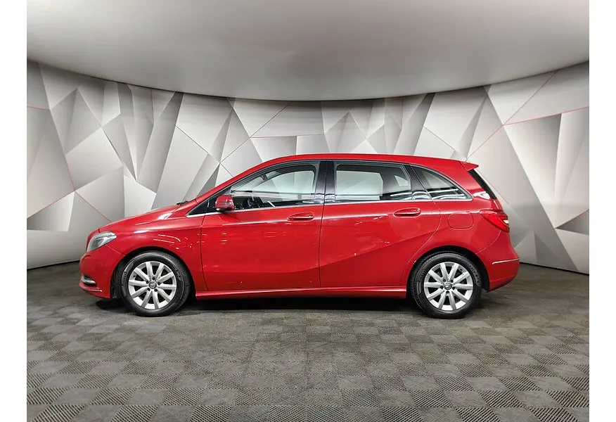 Mercedes-Benz B-Класс B 200 7G-DCT (150 л.с.) Красный в АВИЛОН. Слайд №5