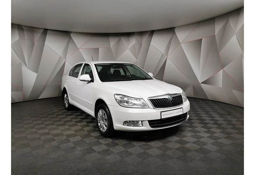 Skoda Octavia 1.6 MPI AT (102 л.с.) Белый в АВИЛОН. Слайд №3