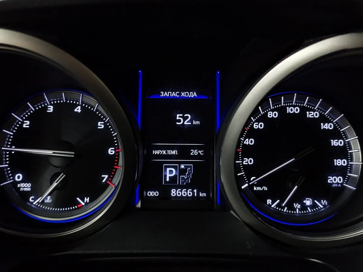 Toyota Land Cruiser Prado 4.0 AT 4WD (282 л.с.) Белый в АВИЛОН. Слайд №16